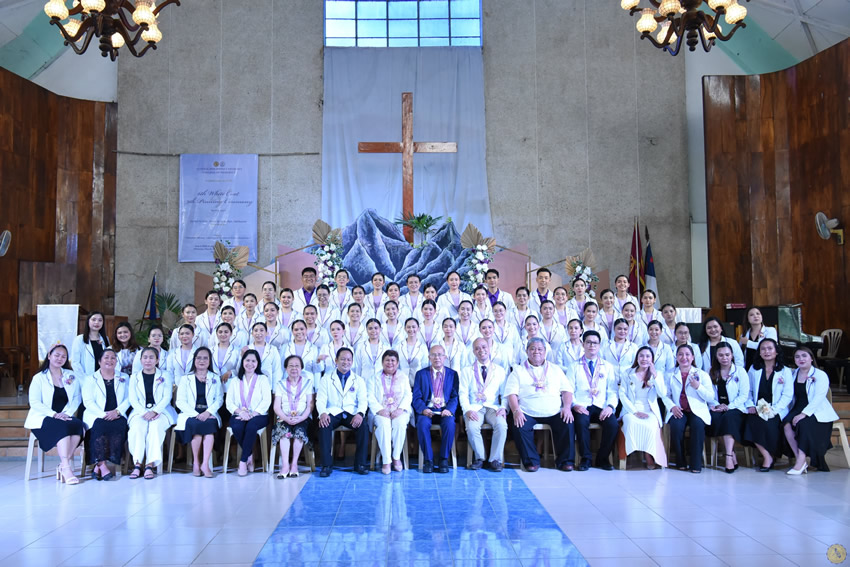 A photo opportunity with Batch 2023 together with the participants of this years White Coat and Pinning Ceremony