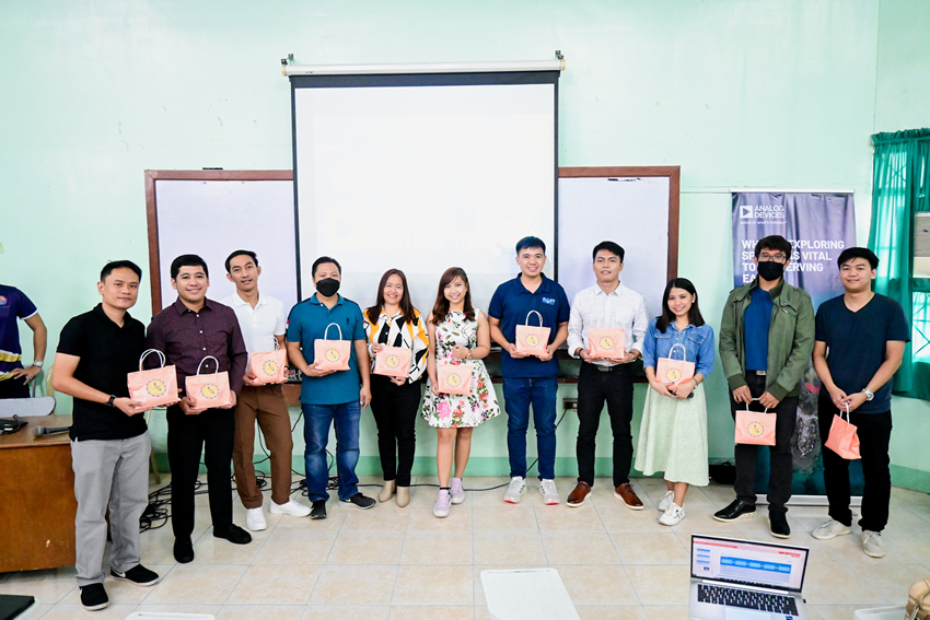 The guests from Analog Devices Inc. received tokens of appreciation from the IECEP faculty and council officers