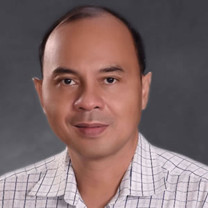 Acclaimed International Filipino artist is a Centralian